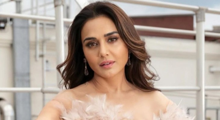 যে কারণে ৮ বছর অভিনয় থেকে দূরে ছিলেন প্রীতি জিনতা